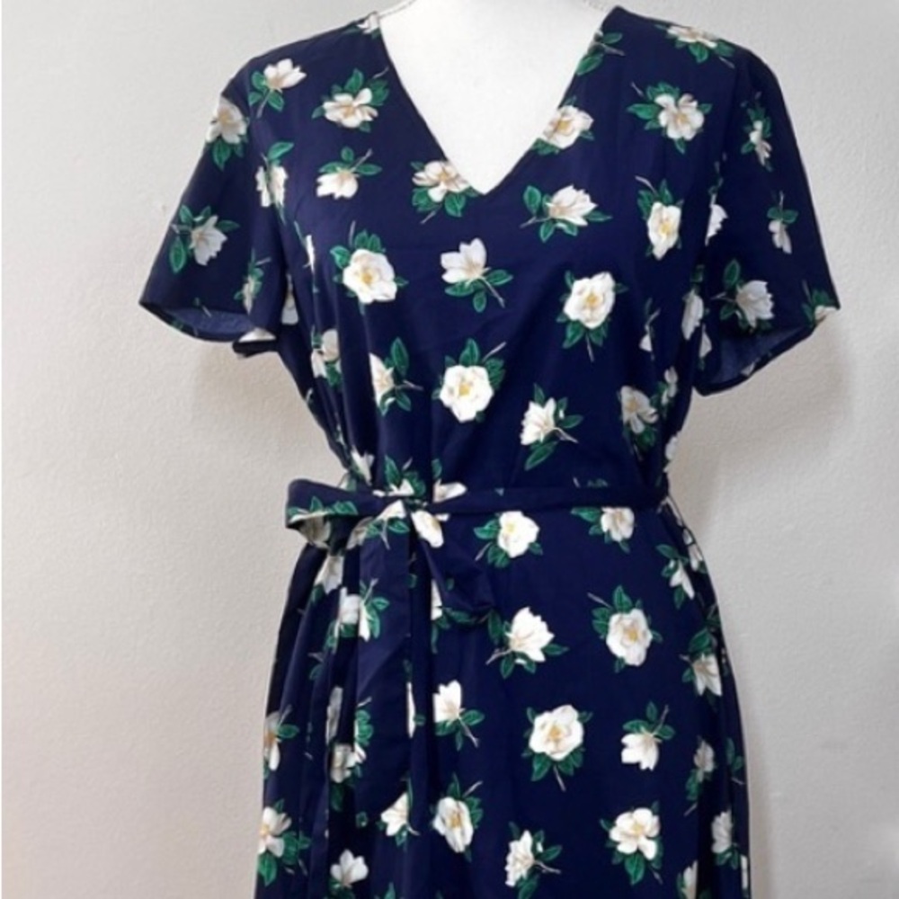 Draper James Navy Floral Midi Dress & Coordinating Straw Bag